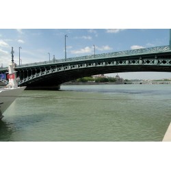 Les berges du Rhône du pont de l'Universite au pont Gallieni